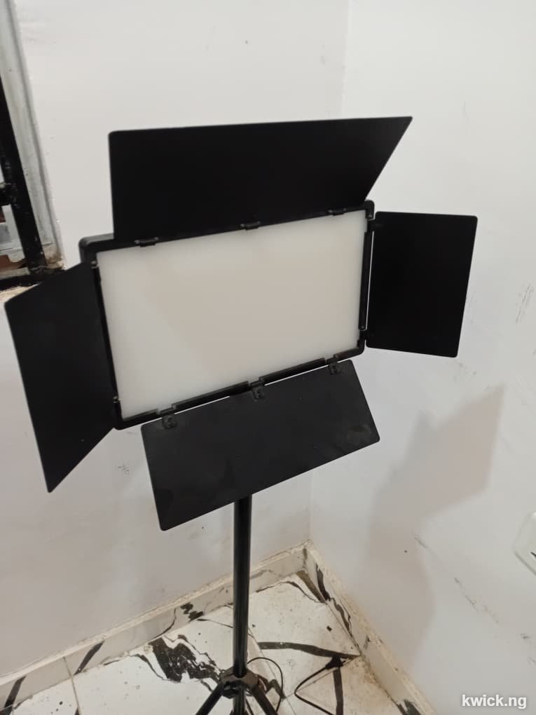 4k lightning 800w light