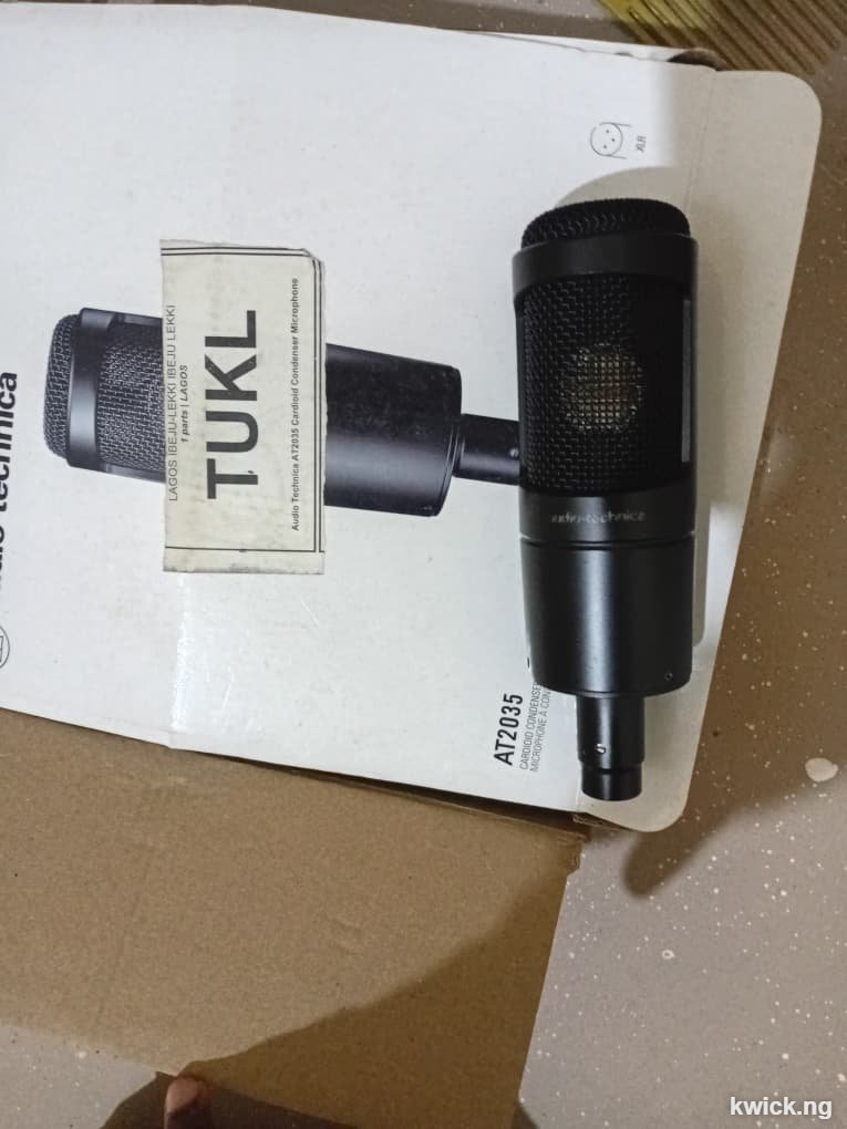 Audio technica At2035 studio microphone