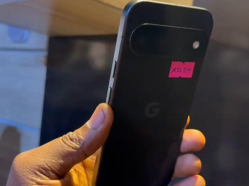 Google pixel 8 phone